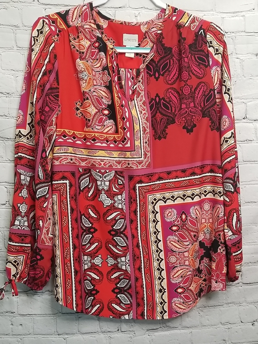 Chico's Red White Paisley Vneck Long Sleeve Blouse Size 1 S M EUC